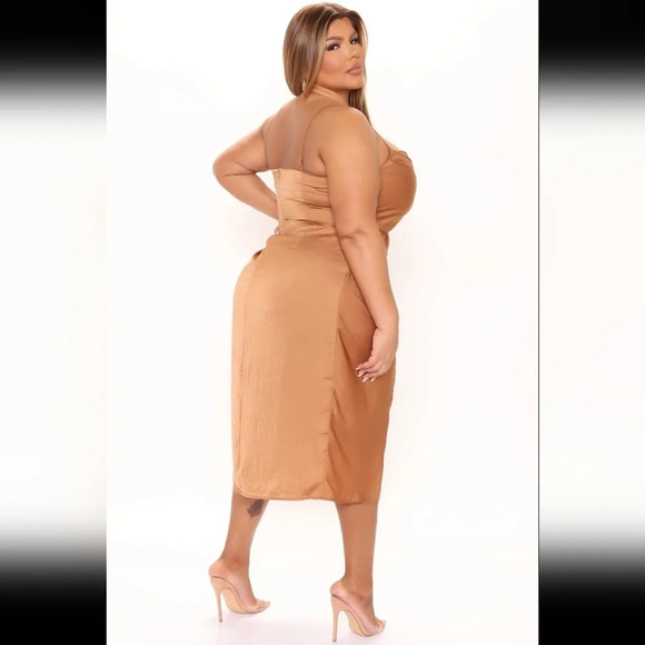 Fashion Nova satin midi  dress - Picture 2 of 3